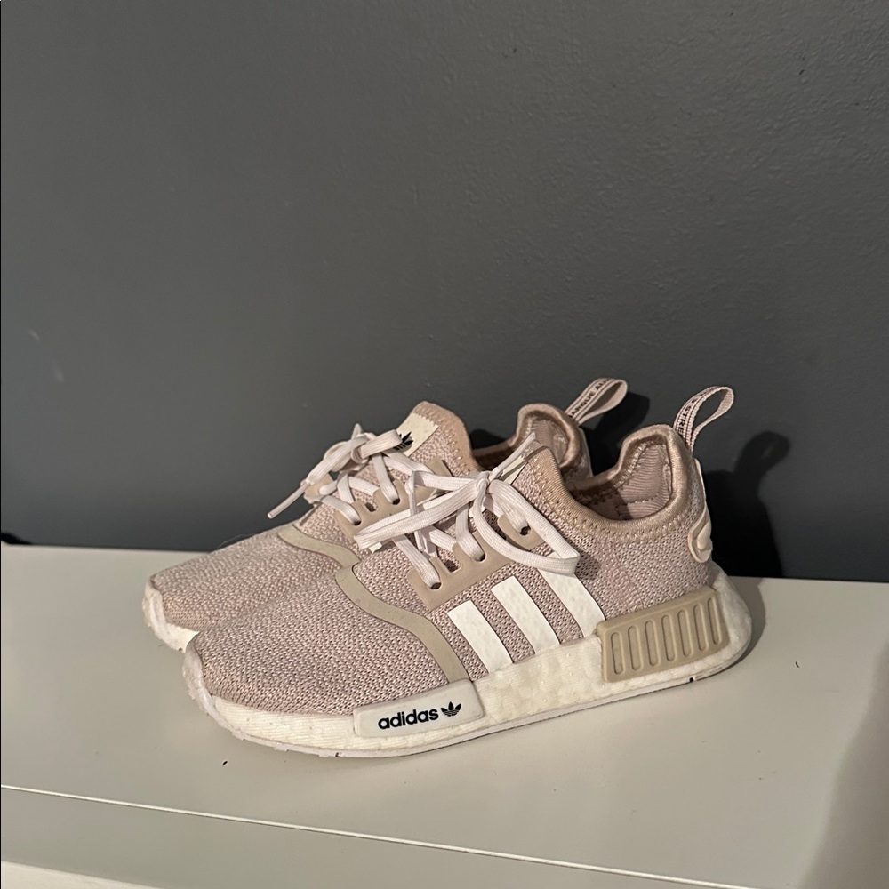 Adidas girls sneakers tan white size 9t great condition